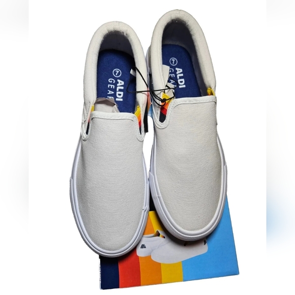 Aldi Gear Slip On Canvas Shoe Flats Sneaker WHITE Size 7 Aldi Logo Womens - Picture 7 of 11
